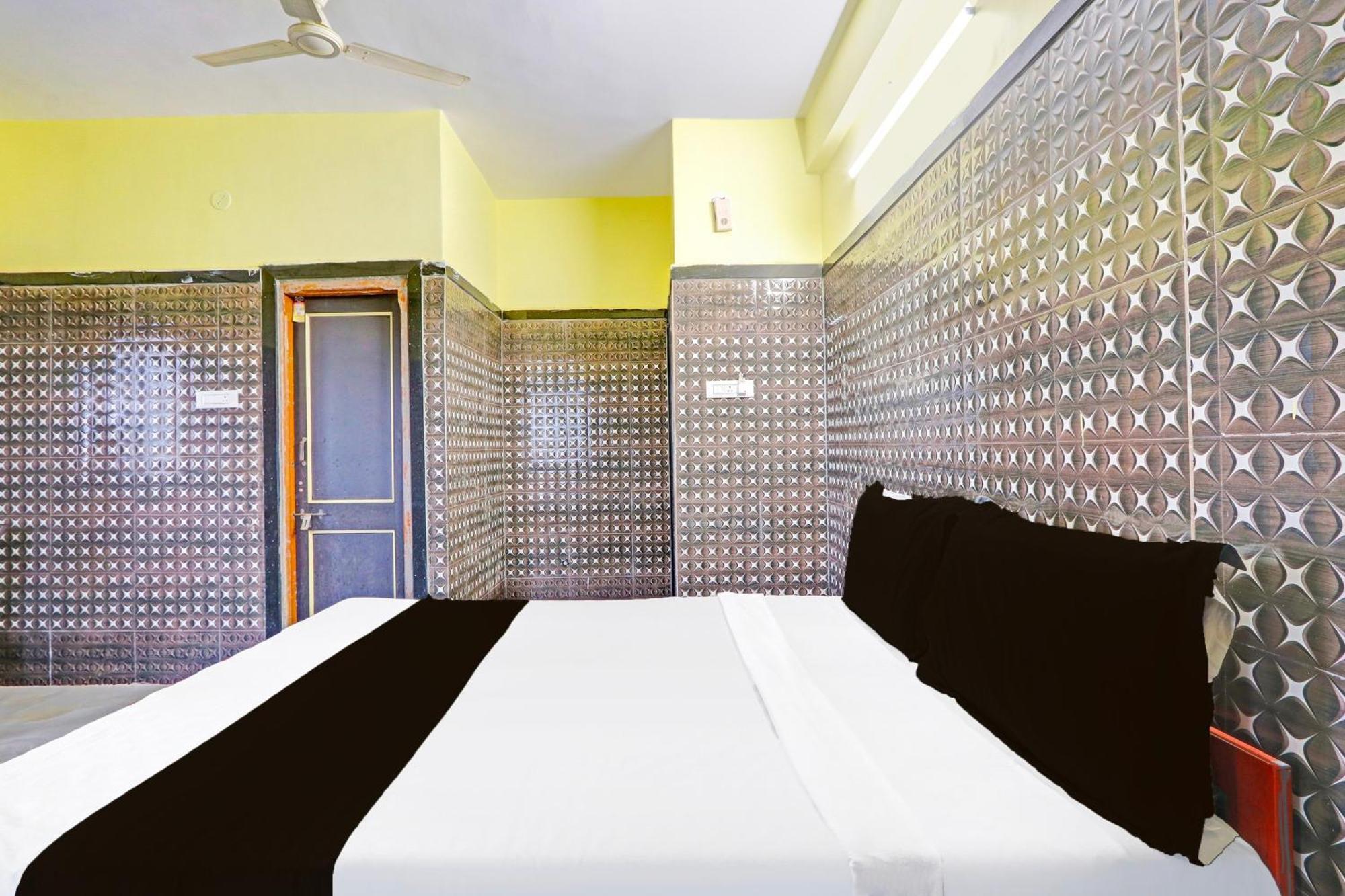 Hotel O Pankaj Hotel & Lodge Gangapur  Bagian luar foto